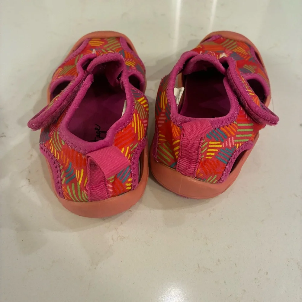Crown Vintage Lil Splash water shoes